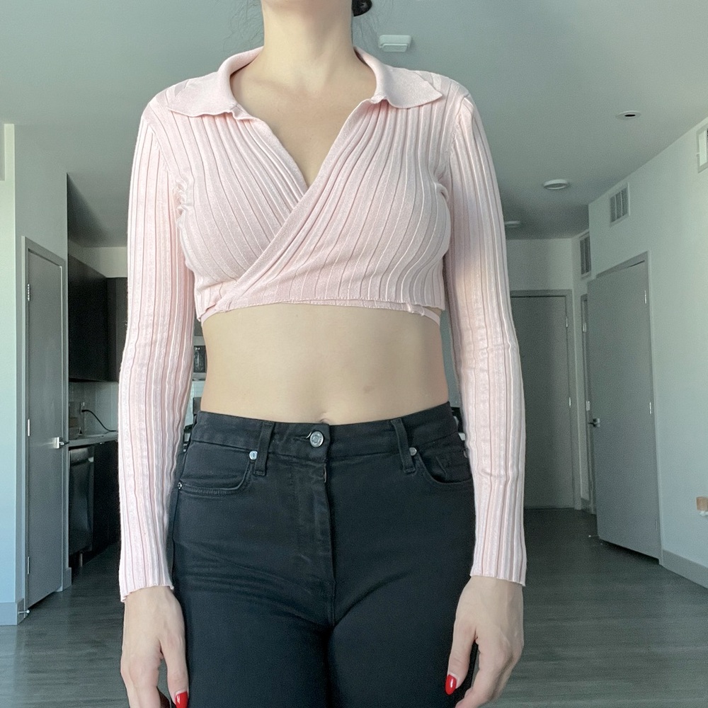 Pink cropped knit top